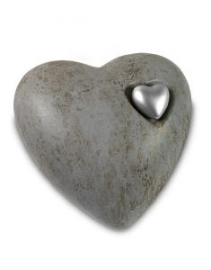 Urna para cinzas em cerâmica cinza com coração de prata