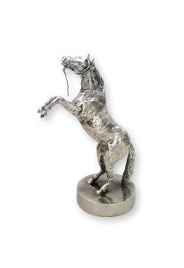 Urna caballo de plata estaño